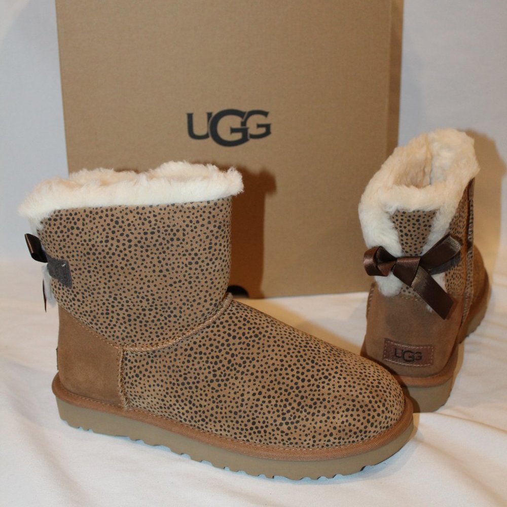 NIB UGG CHEETAH BAILEY BOW MINI SUEDE SHEARLING LINED ANKLE BOOTS CHESTNUT